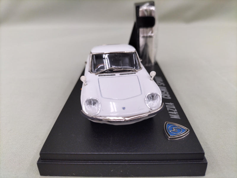 Laden Sie das Bild in Galerie -Viewer, Fukashiro Model Car & Zippo Lighter Set Cosmo Sport 1/43 Scale– Used