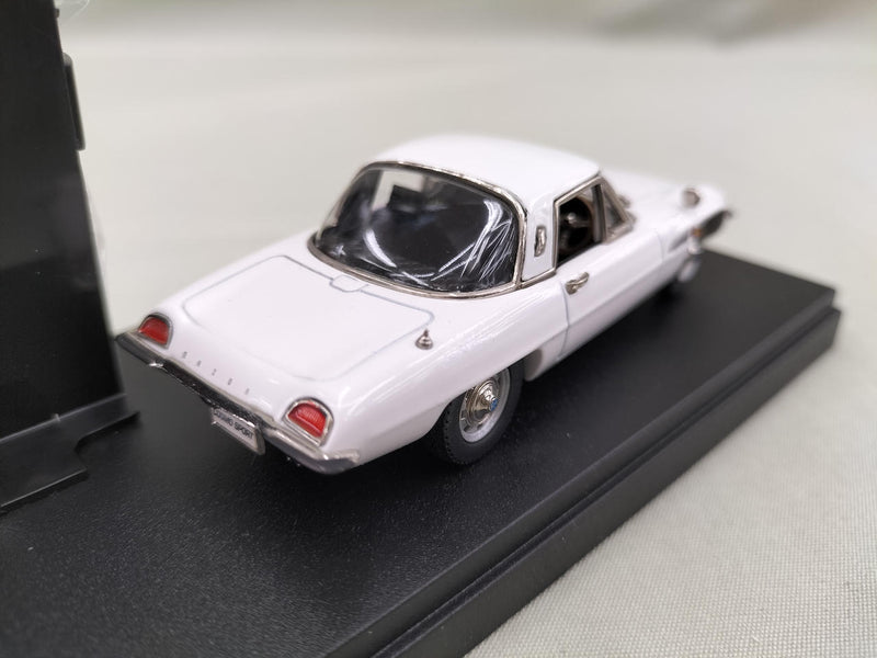 Laden Sie das Bild in Galerie -Viewer, Fukashiro Model Car & Zippo Lighter Set Cosmo Sport 1/43 Scale– Used