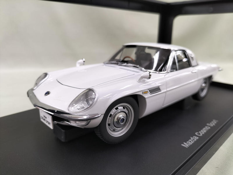 Load image into Gallery viewer, AUTOart Mazda Cosmo Sport 1/18 Scale Model Car– Used