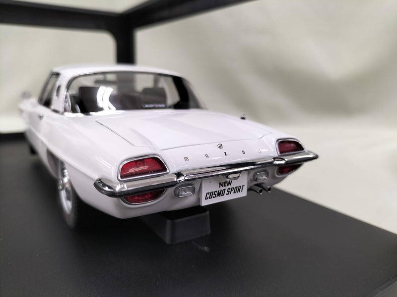 Load image into Gallery viewer, AUTOart Mazda Cosmo Sport 1/18 Scale Model Car– Used