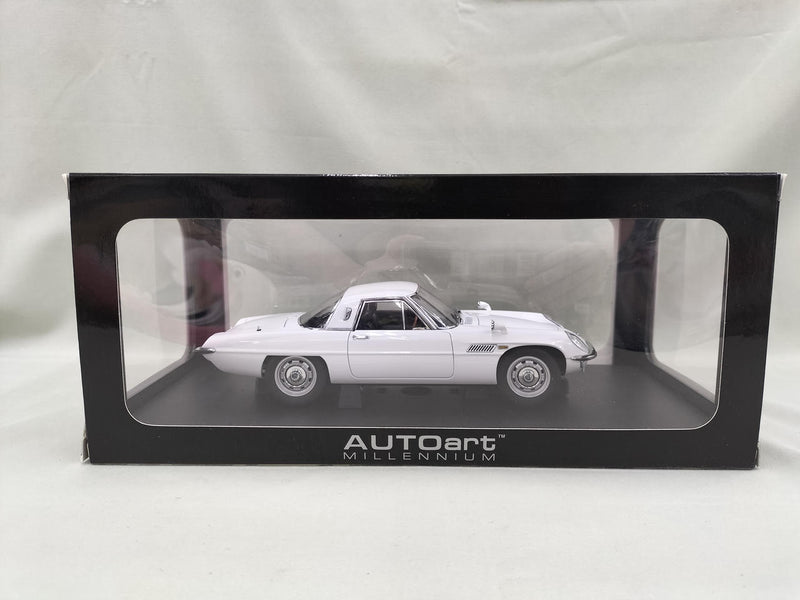 Load image into Gallery viewer, AUTOart Mazda Cosmo Sport 1/18 Scale Model Car– Used