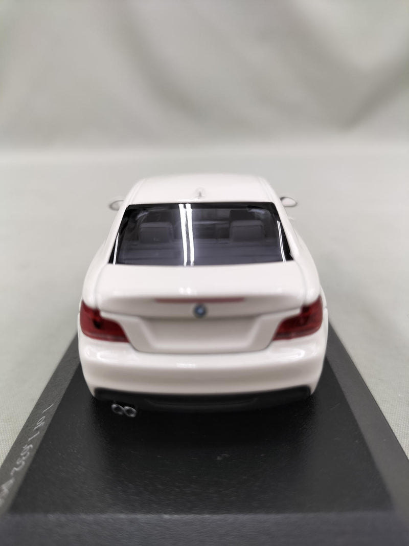 Laden Sie das Bild in Galerie -Viewer, MINICHAMPS BMW 1 Series Coupe 1/43 Scale Model Car– Used