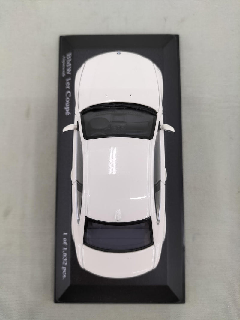 Laden Sie das Bild in Galerie -Viewer, MINICHAMPS BMW 1 Series Coupe 1/43 Scale Model Car– Used
