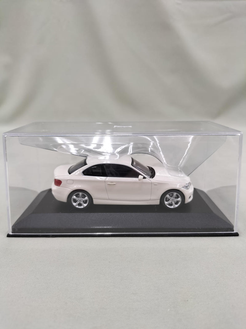Laden Sie das Bild in Galerie -Viewer, MINICHAMPS BMW 1 Series Coupe 1/43 Scale Model Car– Used