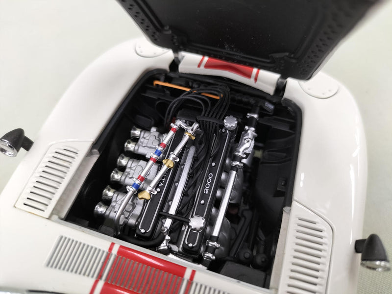 Cargue la imagen en el visor de la galería, AUTOart 1/18 Toyota 2000GT 24HRS FUJI 1967 1/18 Scale Car– Used