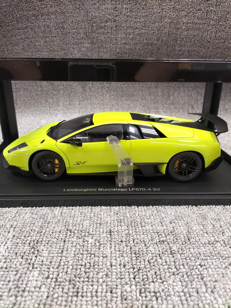 Load image into Gallery viewer, AUTOart LP670-4 SV Light Green 1/18 LAMBORGHINI MURCIELAGO Scale Car– Used