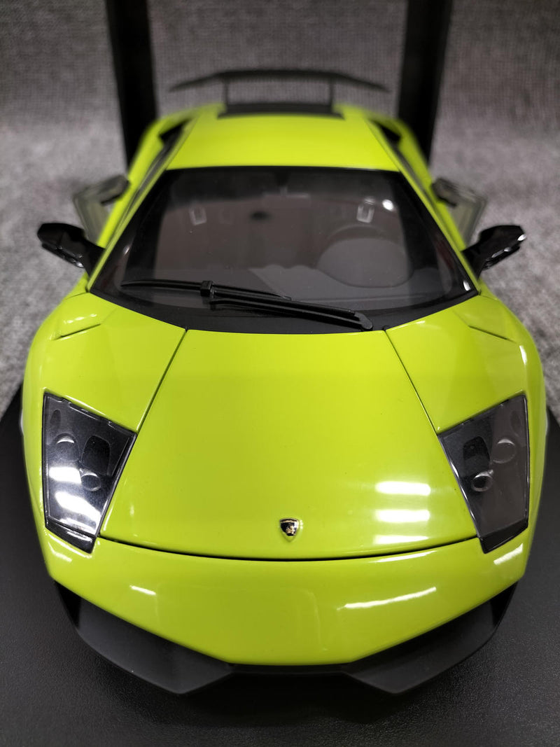 Load image into Gallery viewer, AUTOart LP670-4 SV Light Green 1/18 LAMBORGHINI MURCIELAGO Scale Car– Used