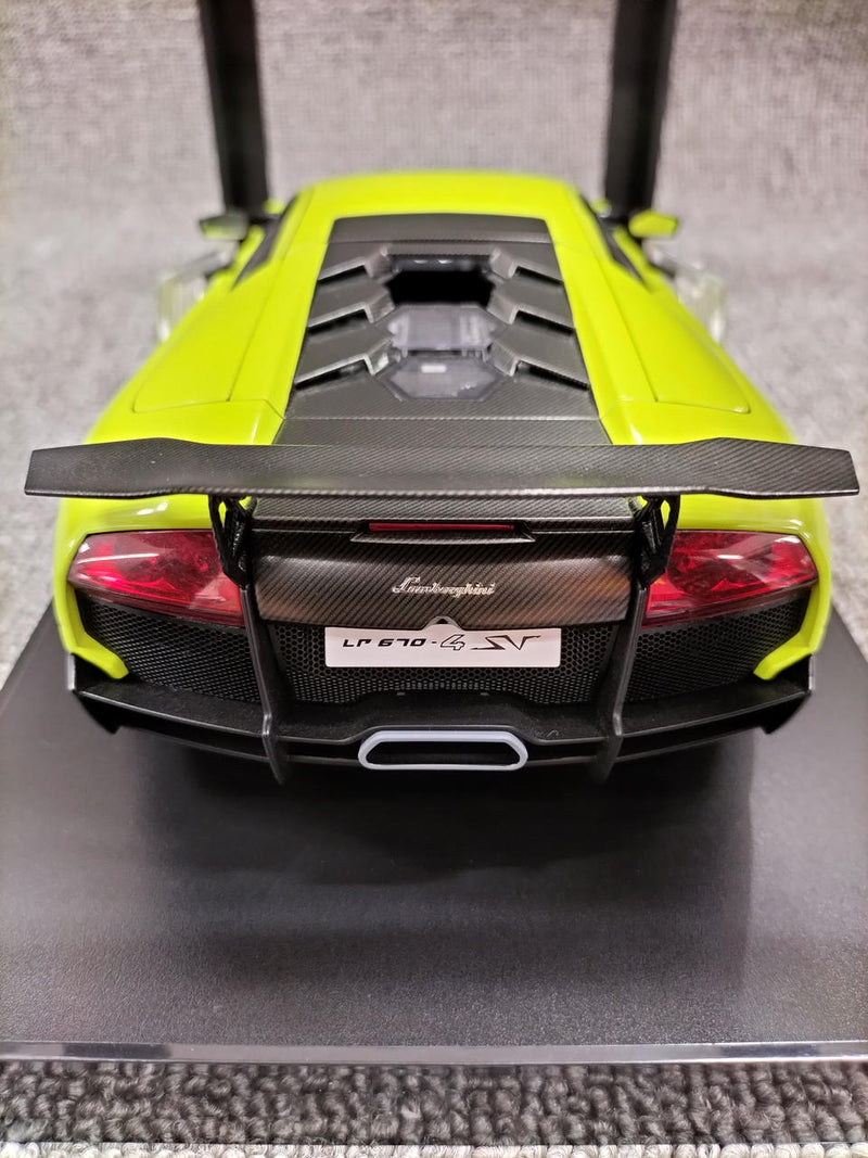 Load image into Gallery viewer, AUTOart LP670-4 SV Light Green 1/18 LAMBORGHINI MURCIELAGO Scale Car– Used