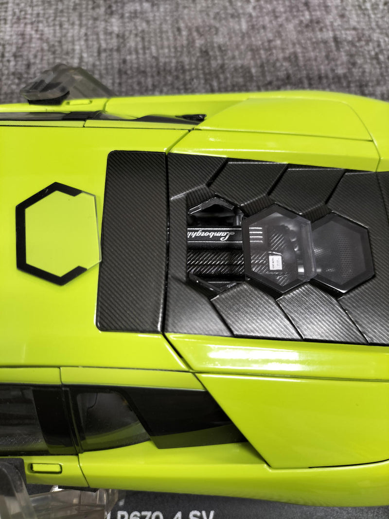 Load image into Gallery viewer, AUTOart LP670-4 SV Light Green 1/18 LAMBORGHINI MURCIELAGO Scale Car– Used