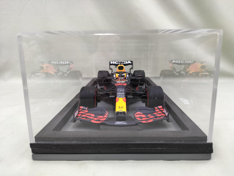 Laden Sie das Bild in Galerie -Viewer, SPARK 1/18 Max Verstappen Red Bull Honda RB16B F1 Champion Car