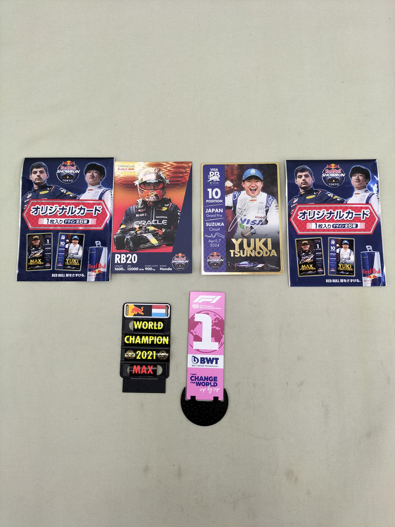 Laden Sie das Bild in Galerie -Viewer, SPARK 1/18 Max Verstappen Red Bull Honda RB16B F1 Champion Car
