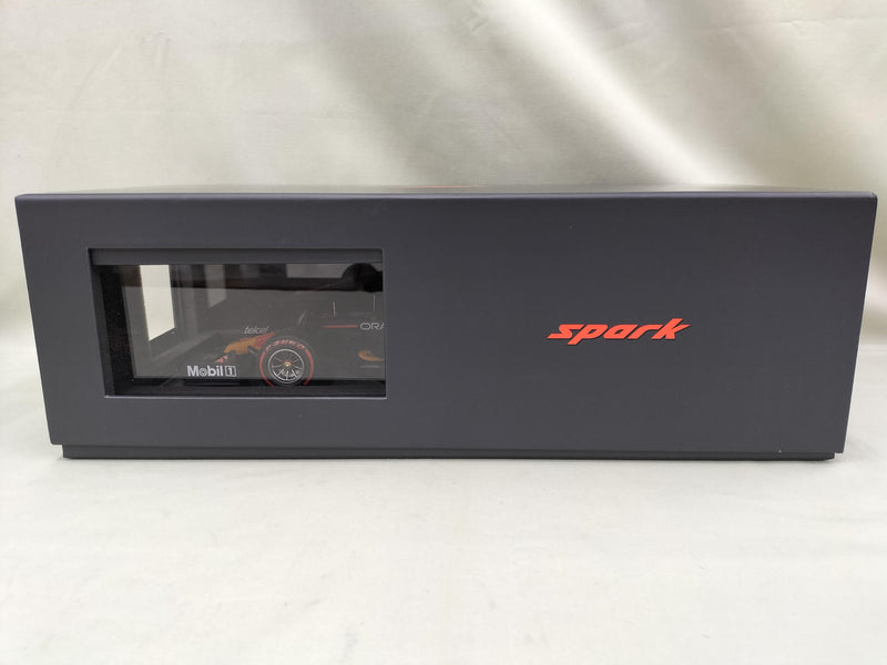 Laden Sie das Bild in Galerie -Viewer, SPARK 1/18 Max Verstappen Red Bull Honda RB16B F1 Champion Car