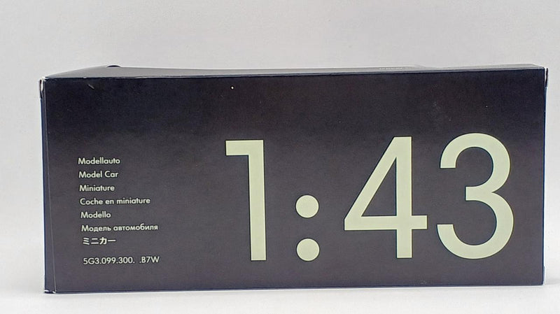 Cargue la imagen en el visor de la galería, HERPA VW GOLF MK7 Silver 1/43 Scale Car– Used