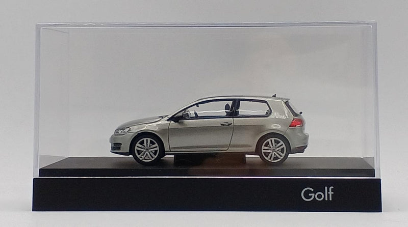 Cargue la imagen en el visor de la galería, HERPA VW GOLF MK7 Silver 1/43 Scale Car– Used