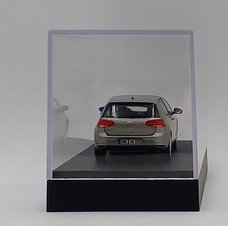 Cargue la imagen en el visor de la galería, HERPA VW GOLF MK7 Silver 1/43 Scale Car– Used