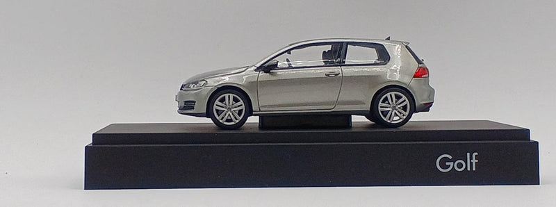 Cargue la imagen en el visor de la galería, HERPA VW GOLF MK7 Silver 1/43 Scale Car– Used