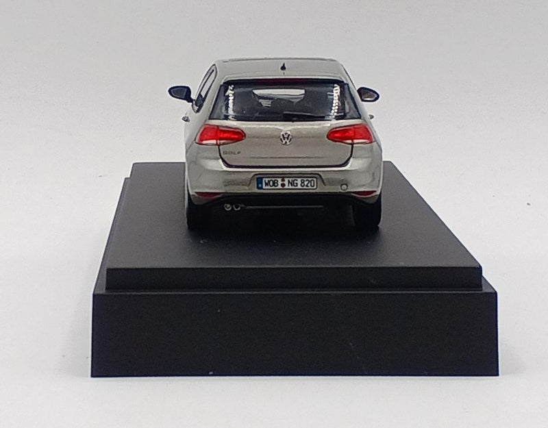 Cargue la imagen en el visor de la galería, HERPA VW GOLF MK7 Silver 1/43 Scale Car– Used