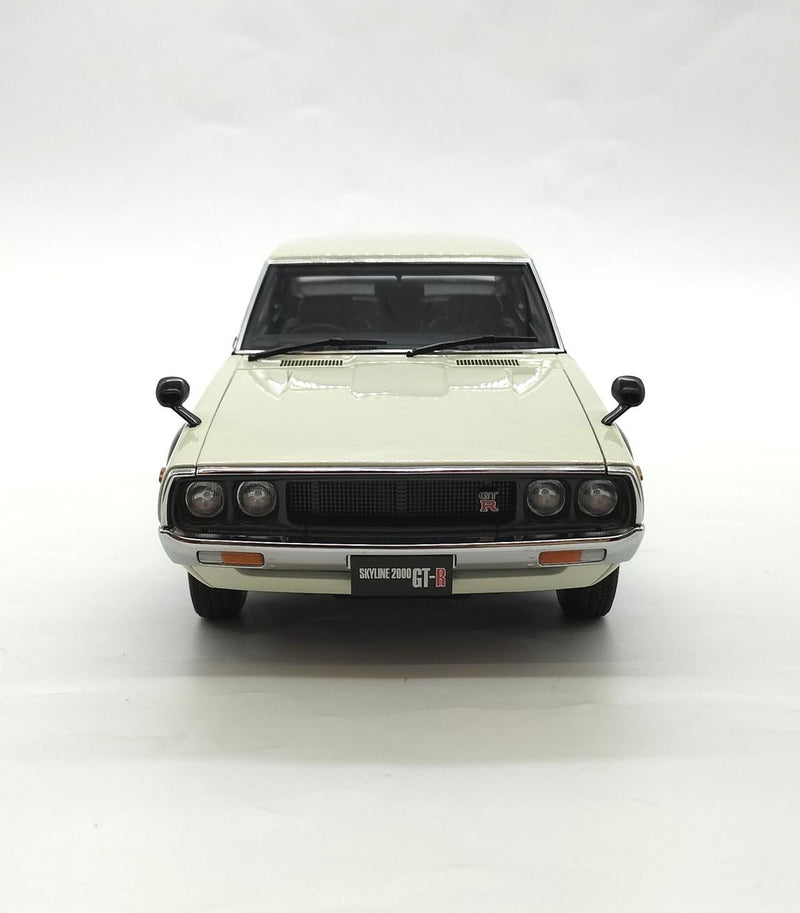 Cargue la imagen en el visor de la galería, AUTOART NISSAN SKYLINE 2000 GT-R (KPGC10) 1/18 Scale Car– Used