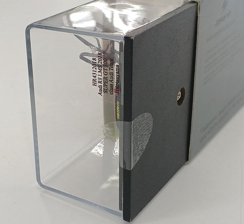 Laden Sie das Bild in Galerie -Viewer, SPARK 1/43 AUDI R8 LMS 2018 Diecast Model– Used
