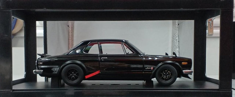 Load image into Gallery viewer, AUTOart Nissan Skyline GTR Diecast Car 1/18 Scale– Used