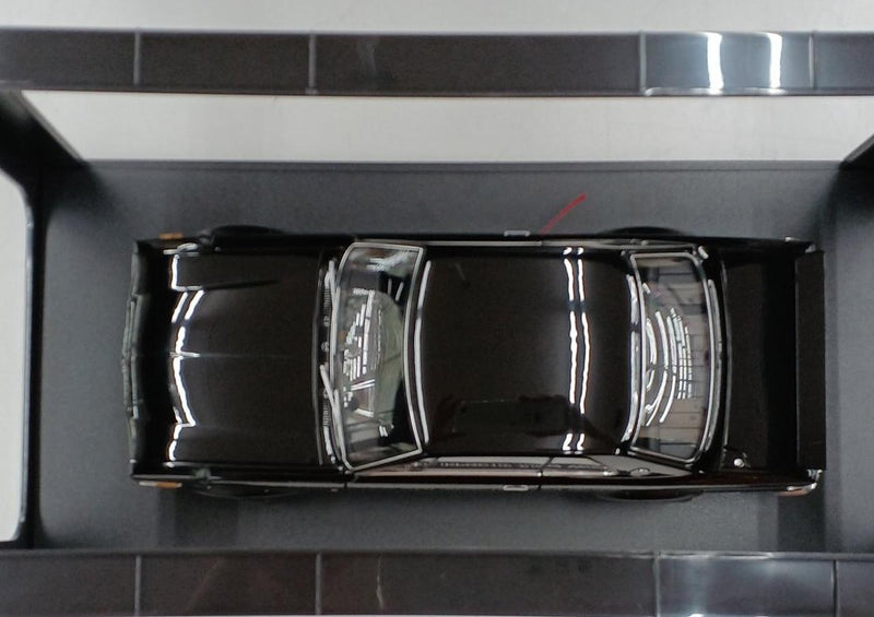 Load image into Gallery viewer, AUTOart Nissan Skyline GTR Diecast Car 1/18 Scale– Used
