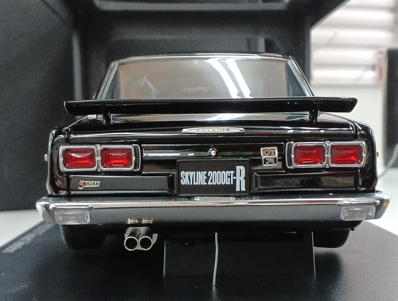 Load image into Gallery viewer, AUTOart Nissan Skyline GTR Diecast Car 1/18 Scale– Used