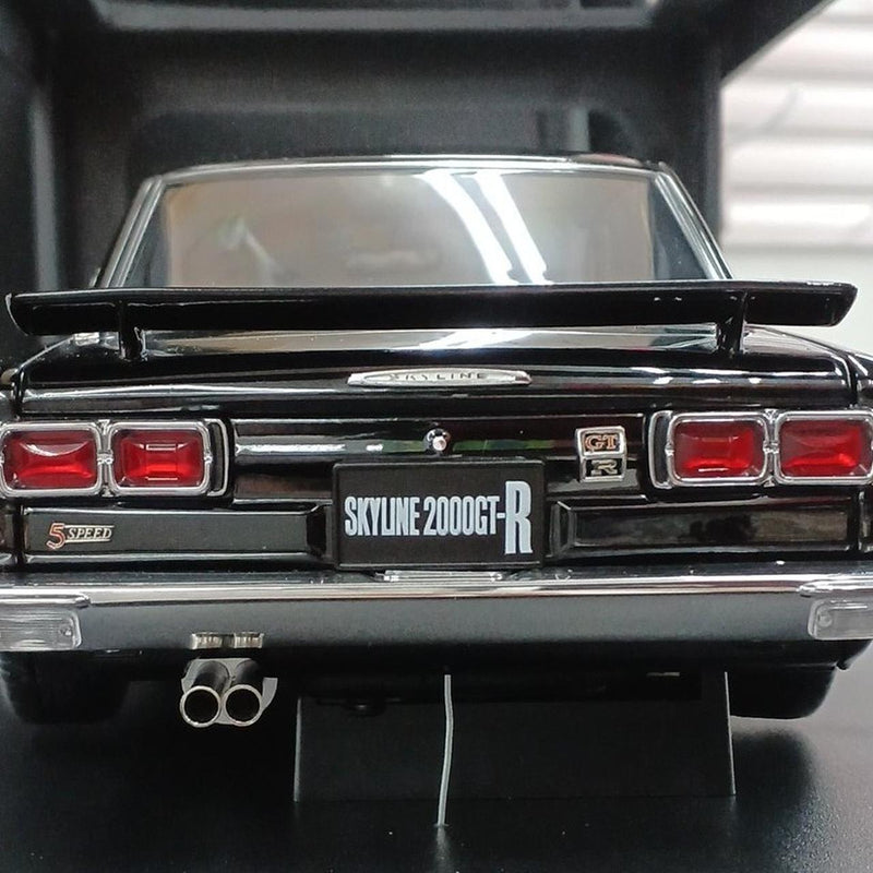 Load image into Gallery viewer, AUTOart Nissan Skyline GTR Diecast Car 1/18 Scale– Used