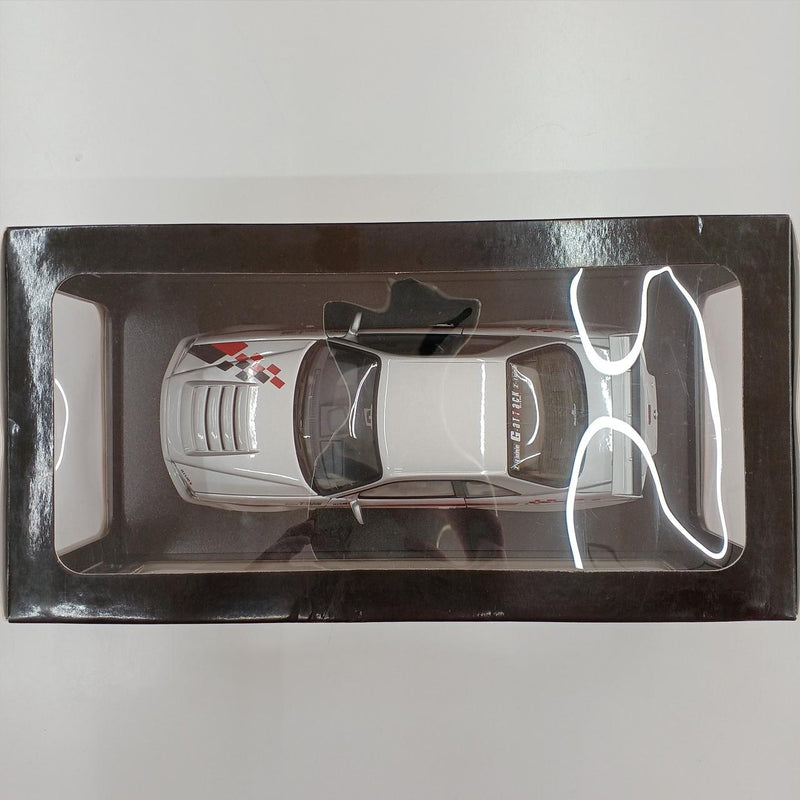 Laden Sie das Bild in Galerie -Viewer, AUTOart 1/18 SKYLINE GTR (R34) Z-TUNE Scale Model - Used