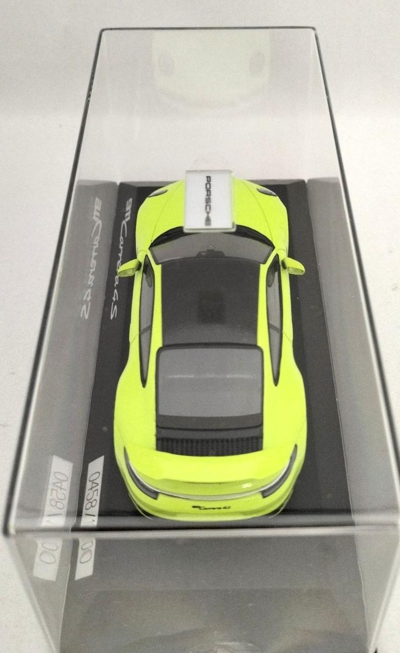 Laden Sie das Bild in Galerie -Viewer, SPARK Porsche 911 Carrera 4S Coupe (992) Aero Kit 2019 Acid Green 1/43– Used