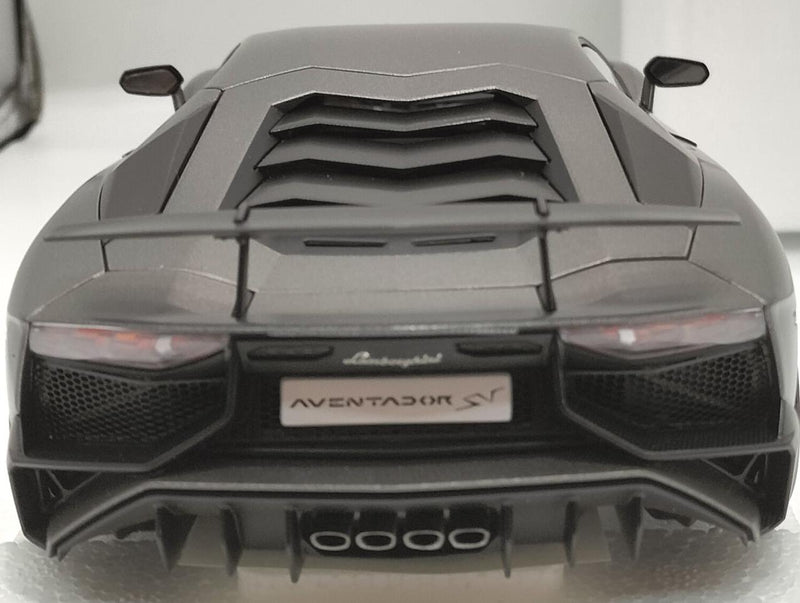 Load image into Gallery viewer, AUTOart Lamborghini Aventador LP750-4 SV 1/18 Scale Car– Used