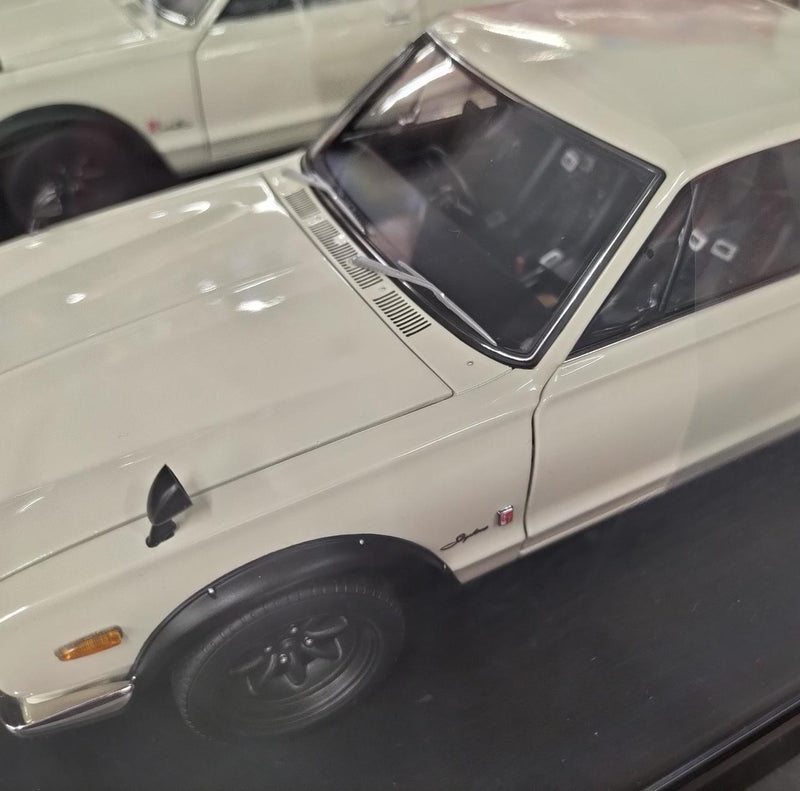 Load image into Gallery viewer, AUTOart Nissan Skyline GT-R (KPGC10) Tuned Version 1/18 Scale– Used