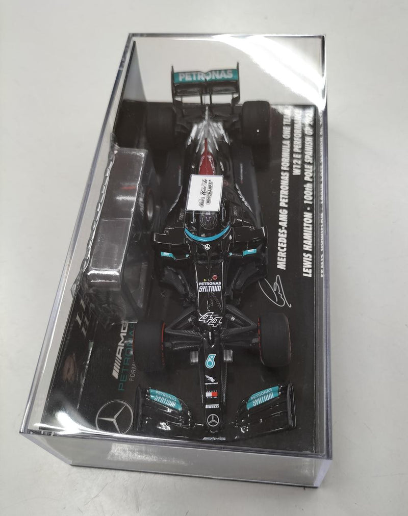 Laden Sie das Bild in Galerie -Viewer, SPARK 1/43 Petronas Formula One Team Model Car– Used