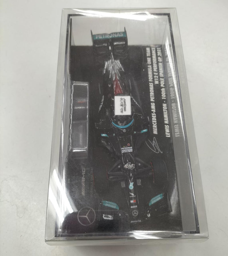 Laden Sie das Bild in Galerie -Viewer, SPARK 1/43 Petronas Formula One Team Model Car– Used