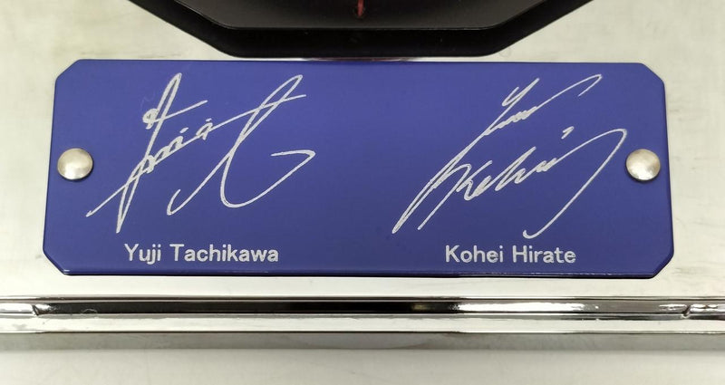 Laden Sie das Bild in Galerie -Viewer, EBBRO 20th GT500 2013 Champion ZENT CERUMO LEXUS SC430 1/43 Scale– Used