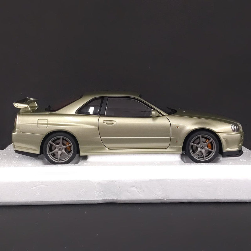 Load image into Gallery viewer, AUTOart Nissan Skyline GT-R (R34) V-SPEC II 1/18 Diecast Car– Used