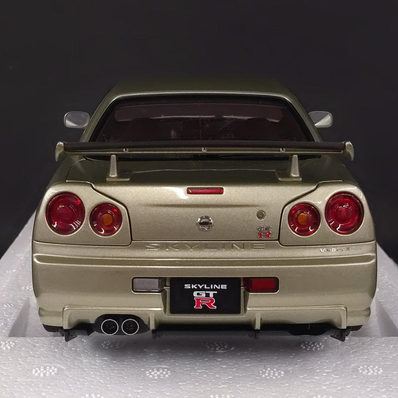Load image into Gallery viewer, AUTOart Nissan Skyline GT-R (R34) V-SPEC II 1/18 Diecast Car– Used