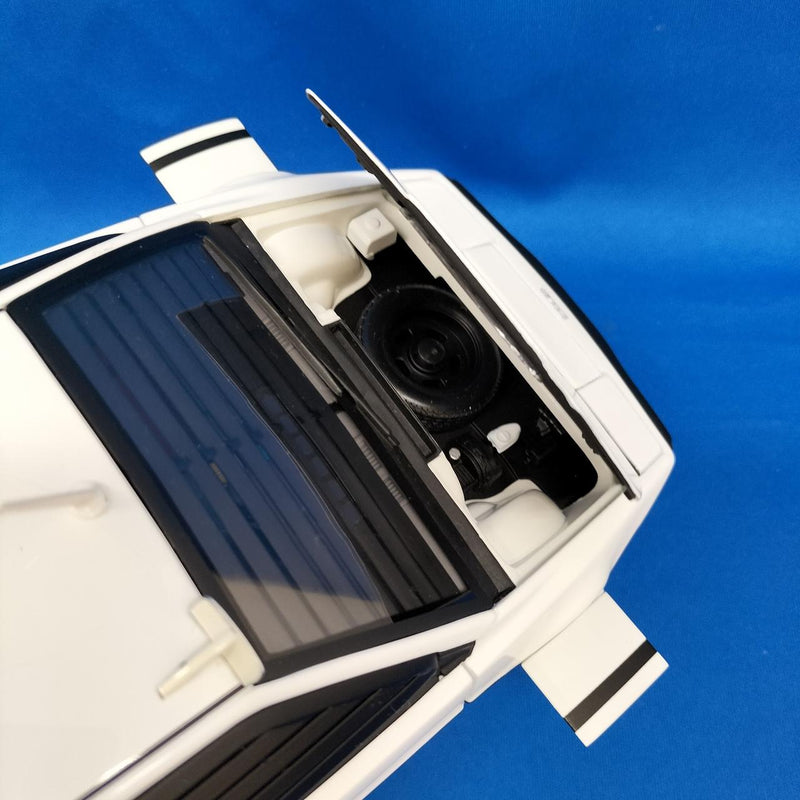 Load image into Gallery viewer, AUTOart JAMES BOND "The Spy Who Loved Me" LOTUS SUBMARINE 1/18 Diecast– Used