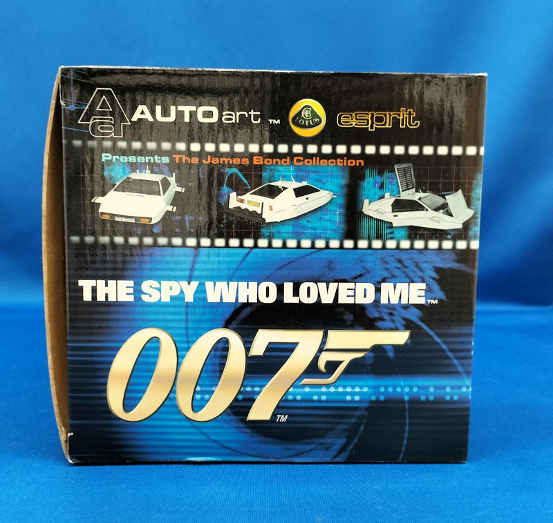 Load image into Gallery viewer, AUTOart JAMES BOND "The Spy Who Loved Me" LOTUS SUBMARINE 1/18 Diecast– Used