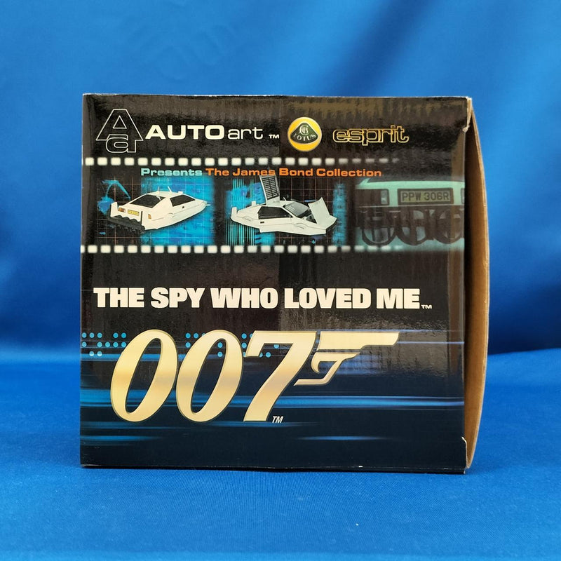 Load image into Gallery viewer, AUTOart JAMES BOND "The Spy Who Loved Me" LOTUS SUBMARINE 1/18 Diecast– Used