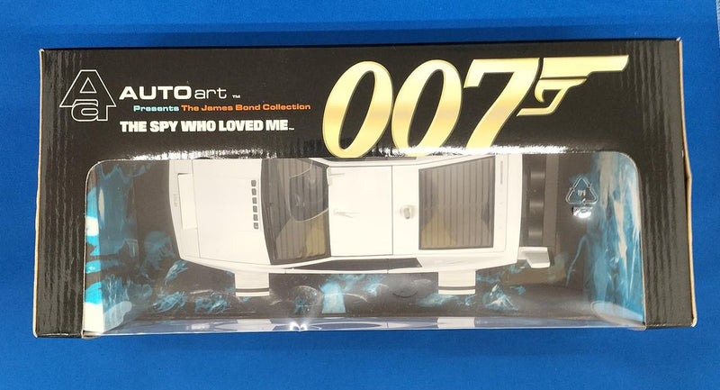 Load image into Gallery viewer, AUTOart JAMES BOND "The Spy Who Loved Me" LOTUS SUBMARINE 1/18 Diecast– Used