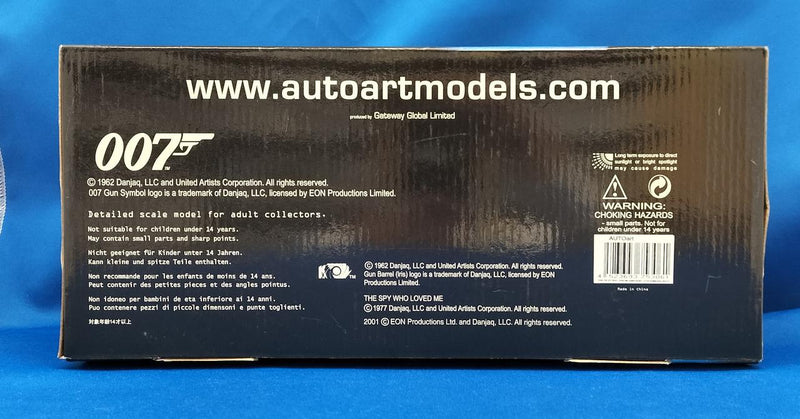 Load image into Gallery viewer, AUTOart JAMES BOND "The Spy Who Loved Me" LOTUS SUBMARINE 1/18 Diecast– Used