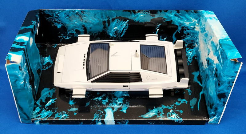 Load image into Gallery viewer, AUTOart JAMES BOND "The Spy Who Loved Me" LOTUS SUBMARINE 1/18 Diecast– Used