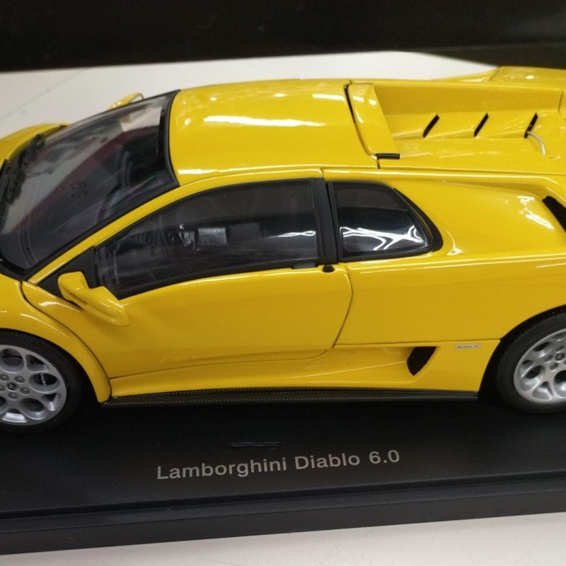 Load image into Gallery viewer, AUTOart LAMBORGHINI DIABLO 6.0 1/18 Scale Car– Used