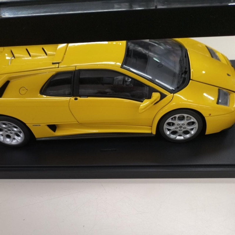 Load image into Gallery viewer, AUTOart LAMBORGHINI DIABLO 6.0 1/18 Scale Car– Used
