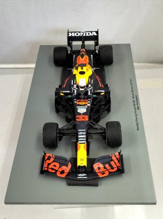 SPARK 1/18 REDBULL RACING HONDA RB16B Scale Car– Used
