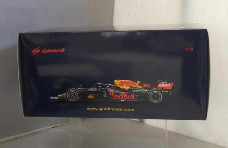 Laden Sie das Bild in Galerie -Viewer, SPARK 1/18 REDBULL RACING HONDA RB16B Scale Car– Used