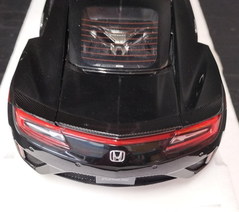 Laden Sie das Bild in Galerie -Viewer, AUTOart 1/18 Honda NSX (NC1) 2016 Berlina Black 1/18 Scale Car– Used