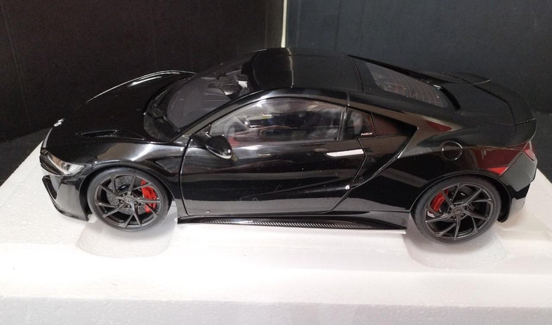 Laden Sie das Bild in Galerie -Viewer, AUTOart 1/18 Honda NSX (NC1) 2016 Berlina Black 1/18 Scale Car– Used