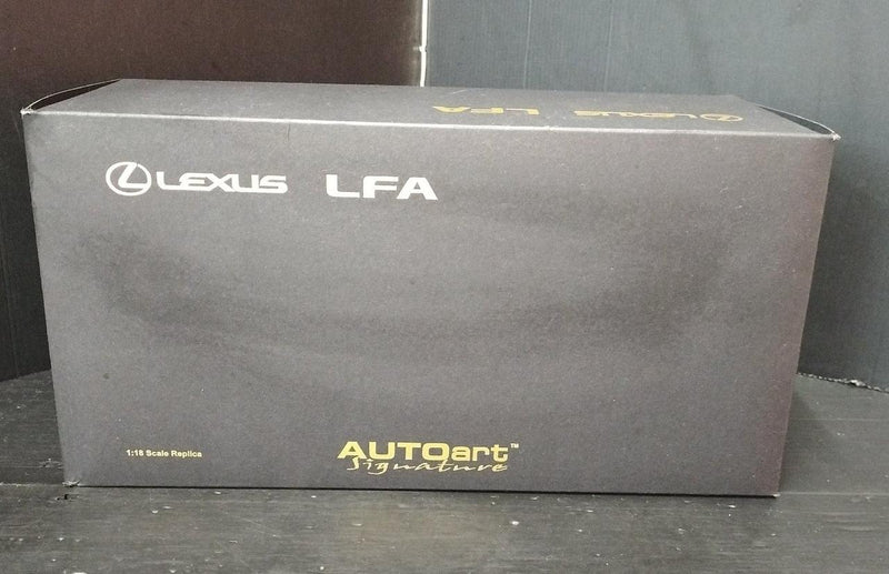Laden Sie das Bild in Galerie -Viewer, AUTOart 1/18 Lexus LFA Signature Series 1/18 Scale Car– Used