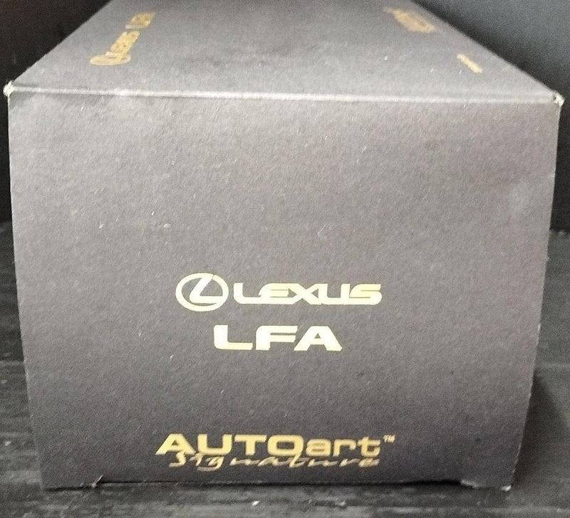 Laden Sie das Bild in Galerie -Viewer, AUTOart 1/18 Lexus LFA Signature Series 1/18 Scale Car– Used